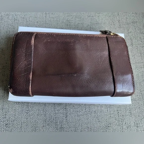 Chloé long zippered wallet twist project